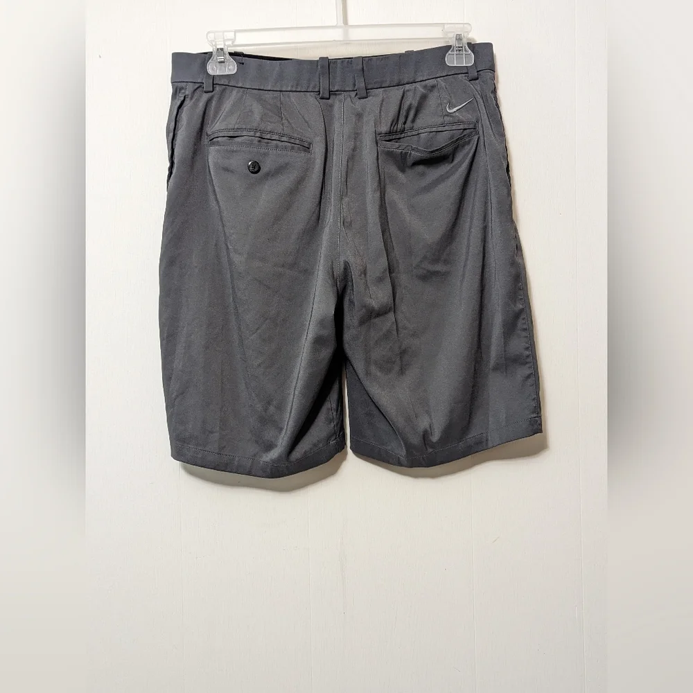 Men's Nike Golf Shorts 34 Gray Solid Chino Golfing Tour Performance Dri Fit
